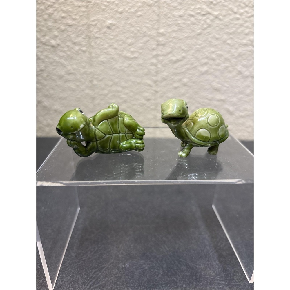 Vintage Hard Plastic Miniature Turtle Figurines Family Lot Of ~ 2" Hong Kong